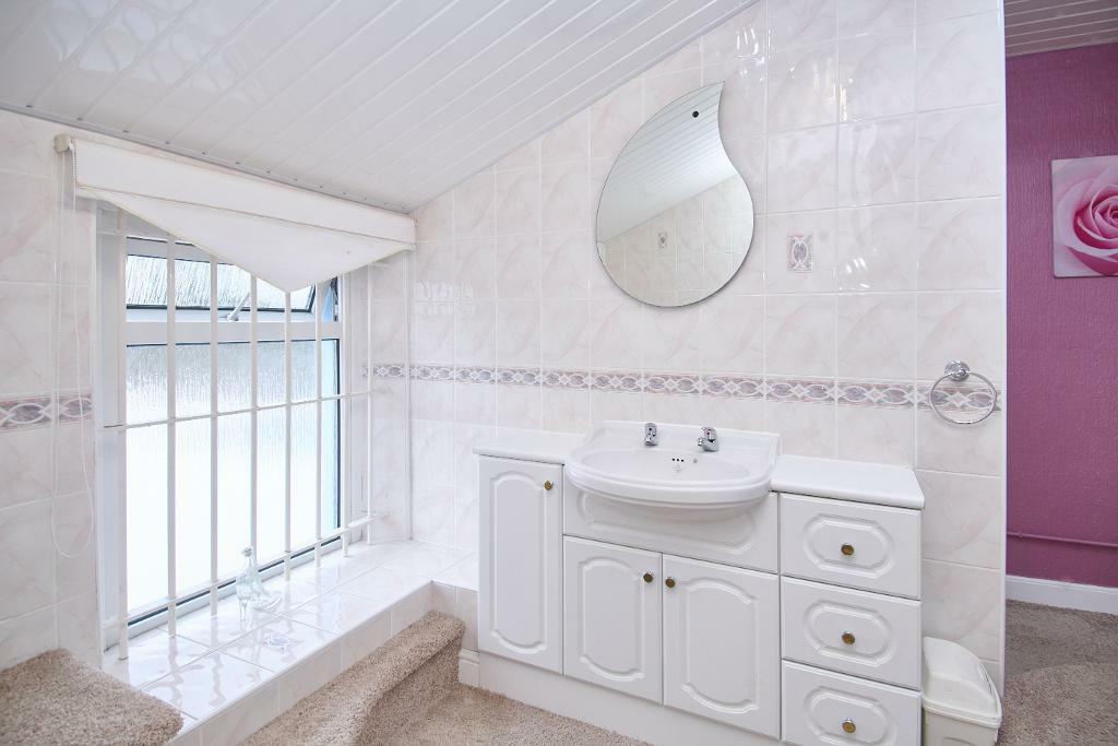 Bathroom - pic 3