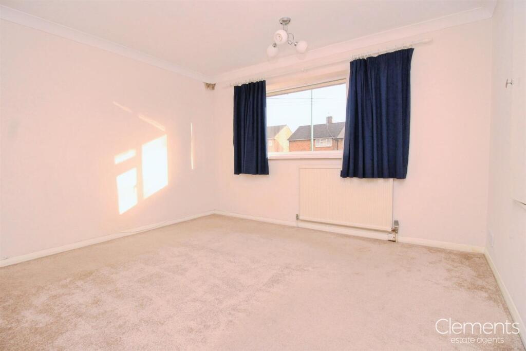 278f12a4-BED 201.JPG