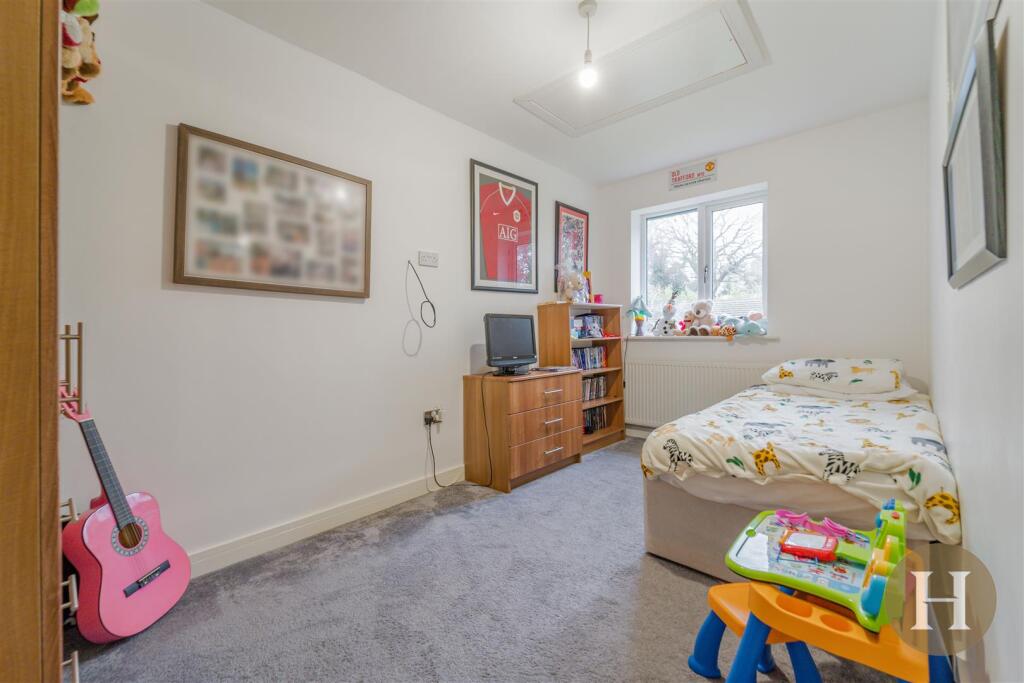 Hadleigh Estate Agents-32.jpg