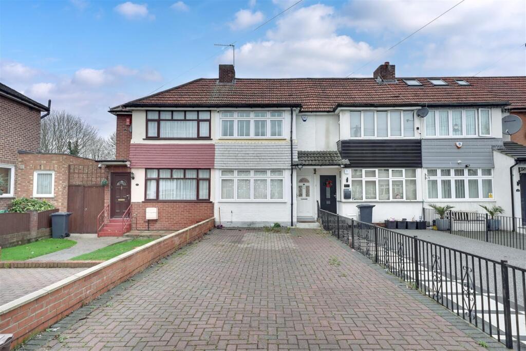Queens Drive, Waltham Cross