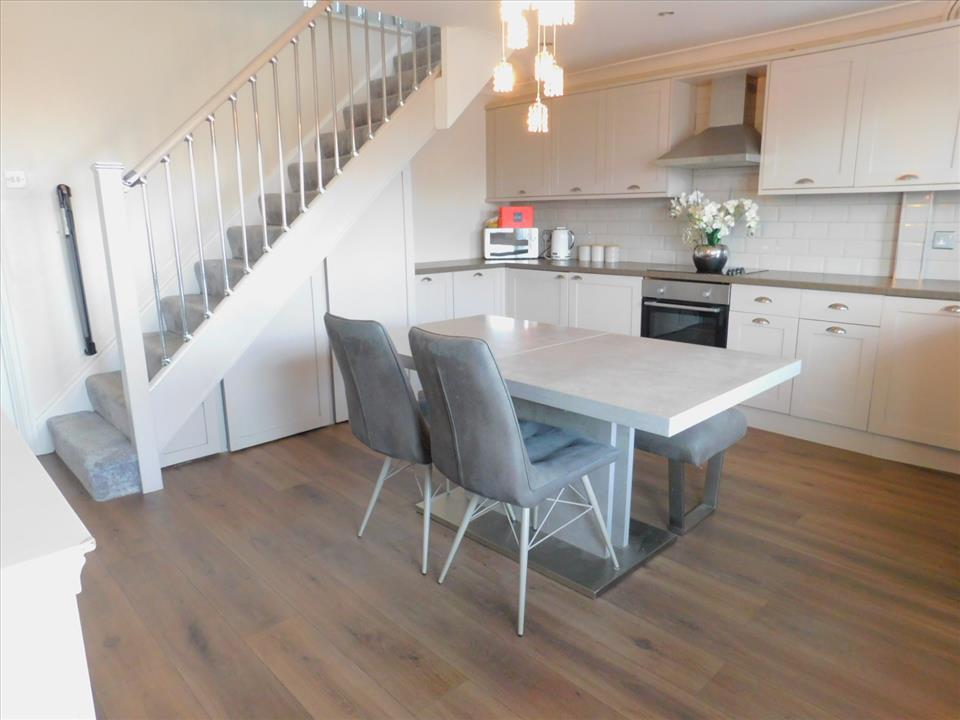 KITCHEN / BREAKFAST ROOM