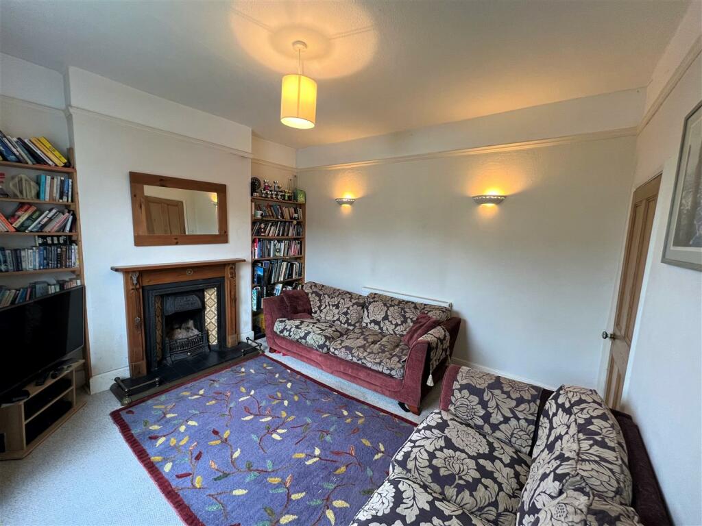 Living Room B.JPG