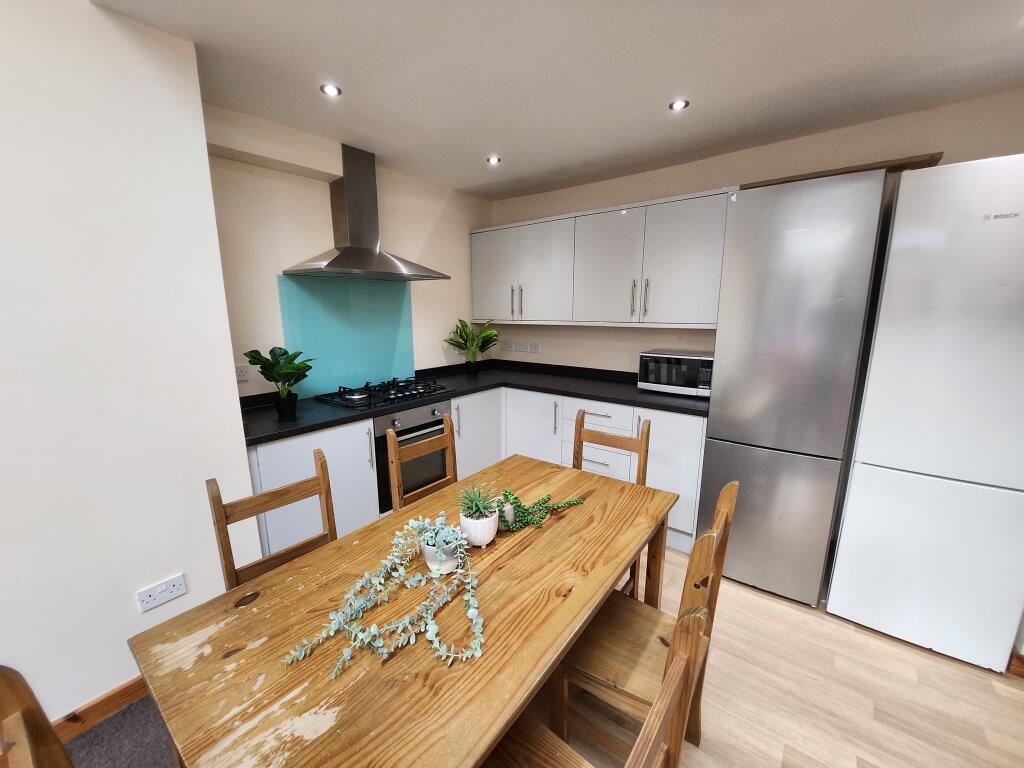 Kitchen/Dining