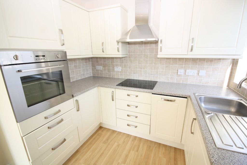Fitted Kitchen (2) 