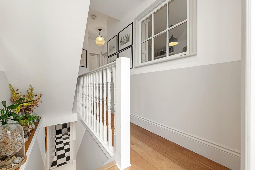 Hallway (3).jpg