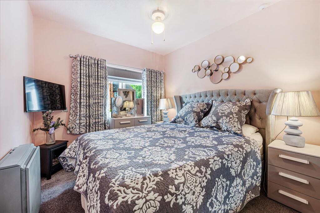 Cyril Bell Close-01.jpg