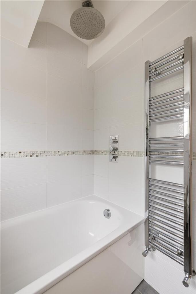 Southern Drive, IG10