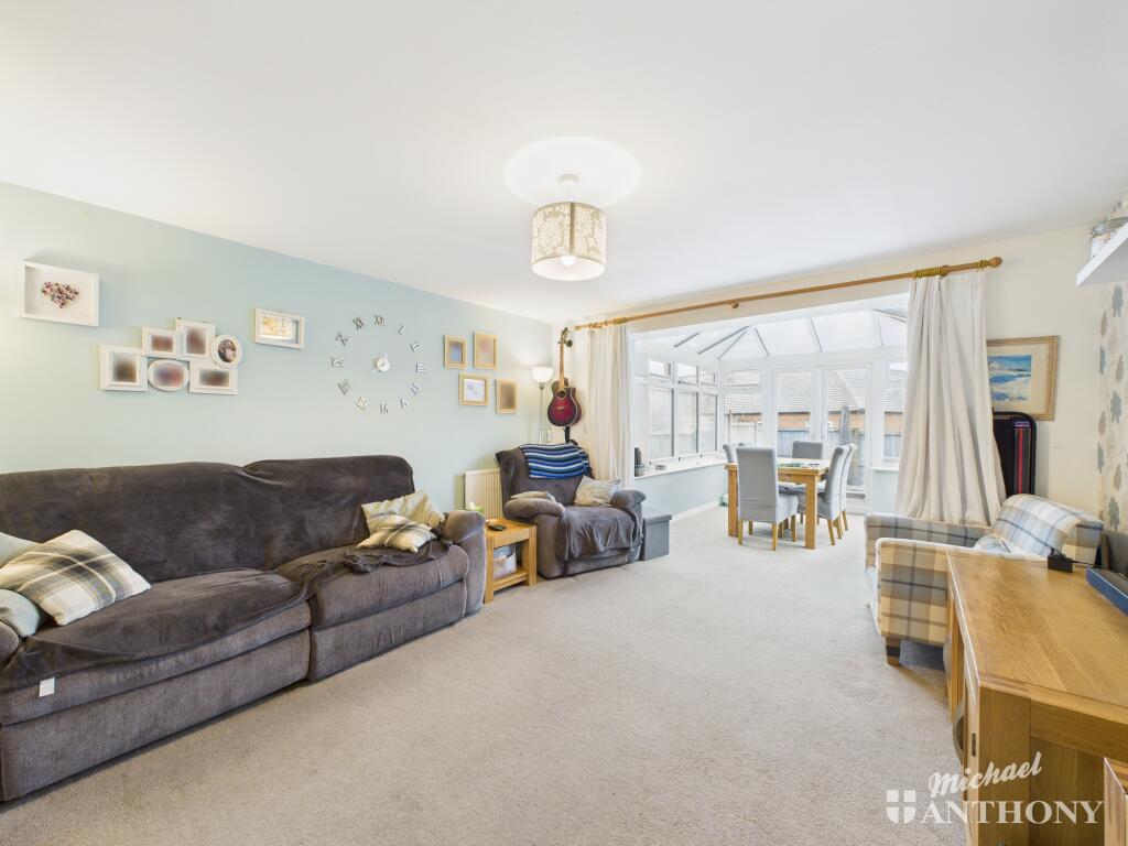 CAM02773G0-PR0363-STILL005