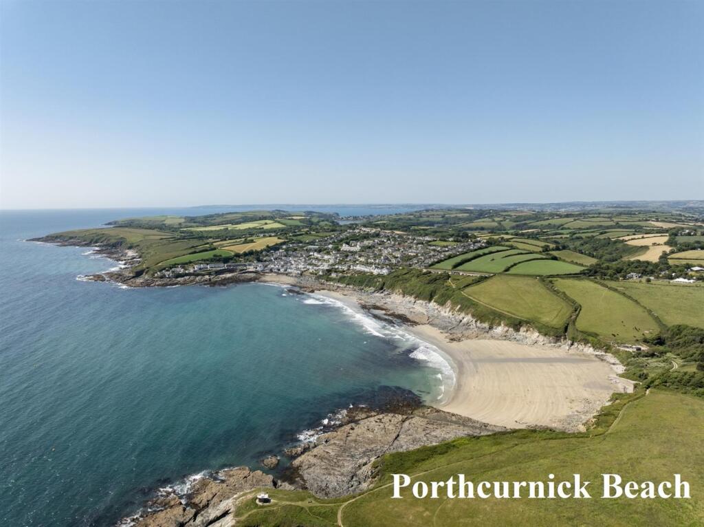 Porthcurnick beach new.jpg