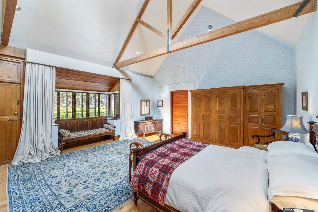 Main Bedroom Suite