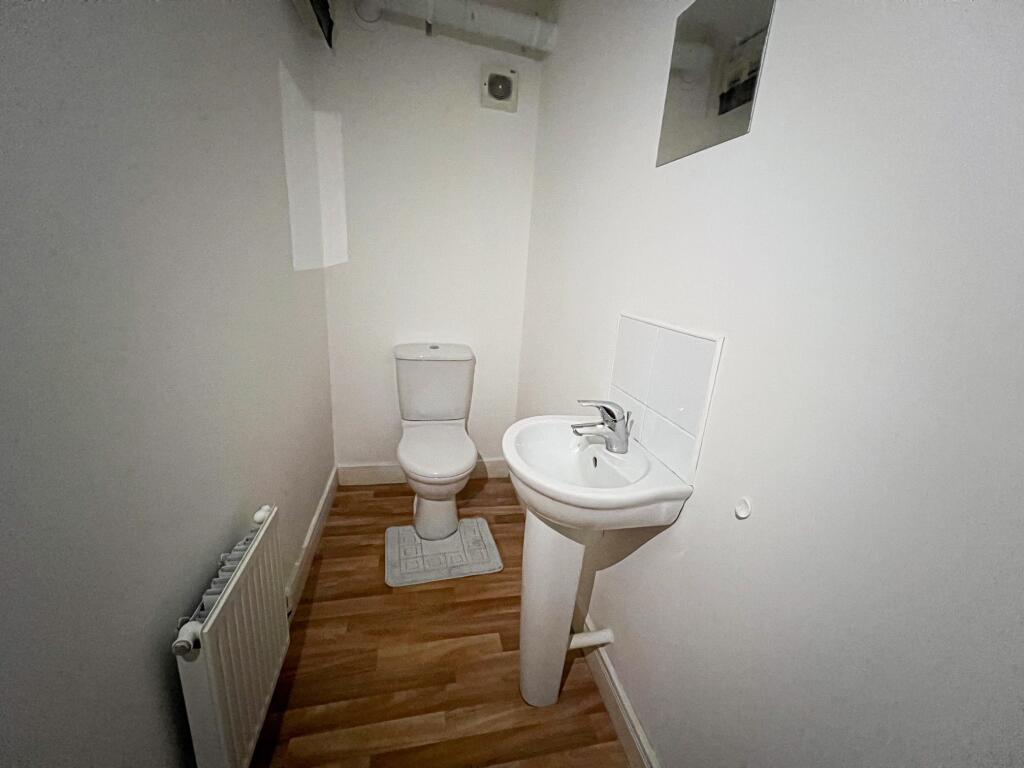 Cloakroom/wc