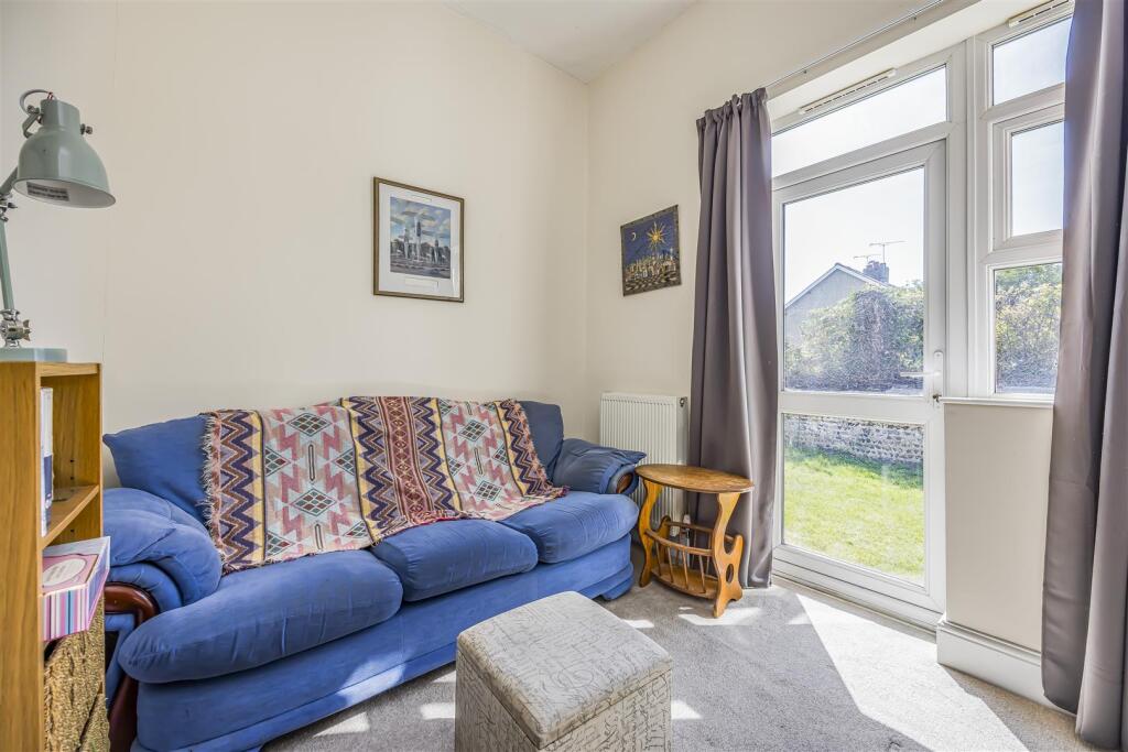 18 Cawley Road, Chichester-PorticoMarketing-Nexa-4