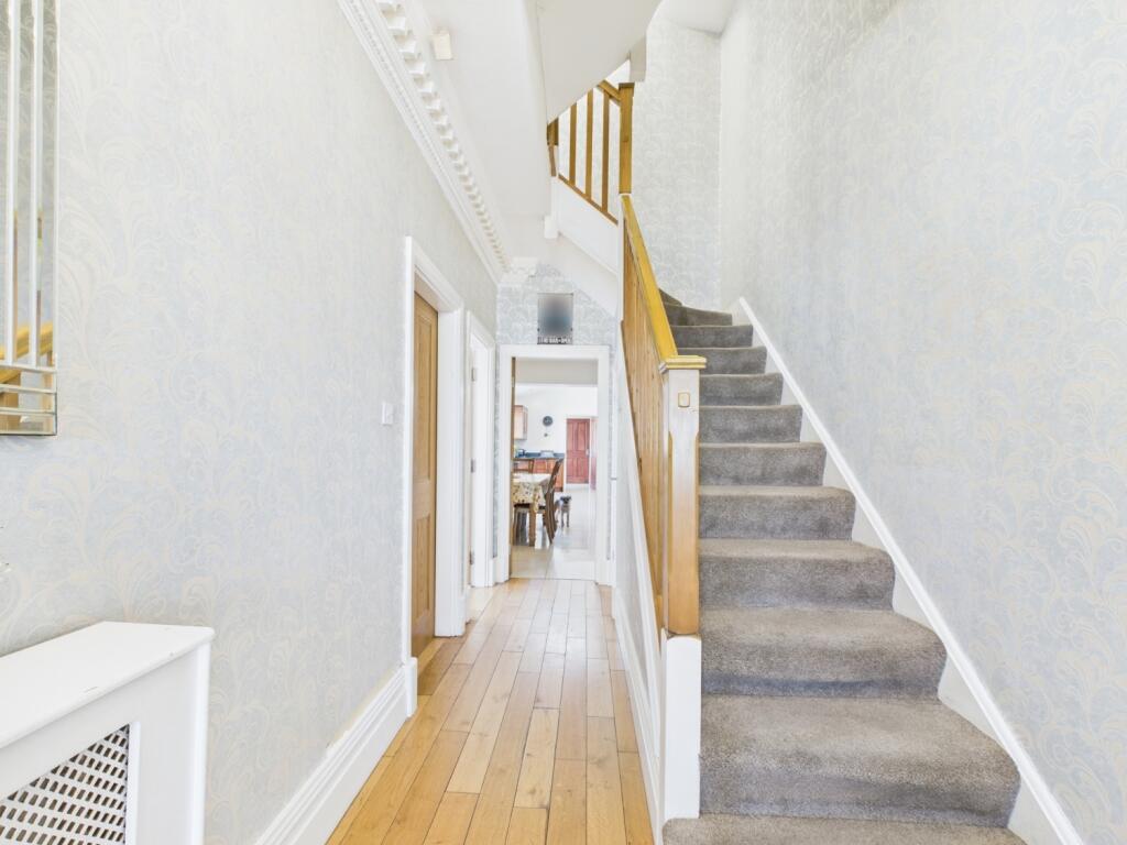 CAM02386G0-PR0117-STILL031