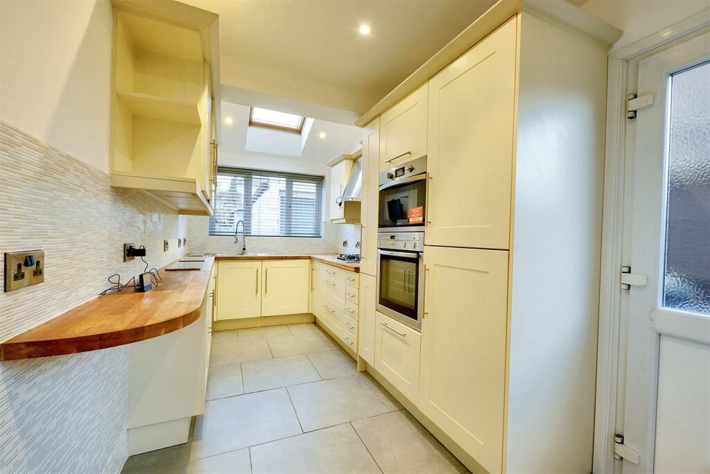 Kitchen_1.jpeg