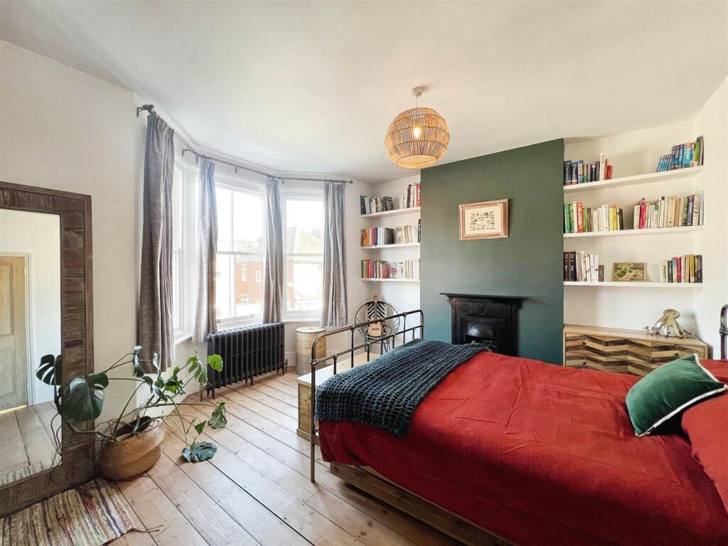 7168540d-Plymouth 20Place 20bed 203.jpeg