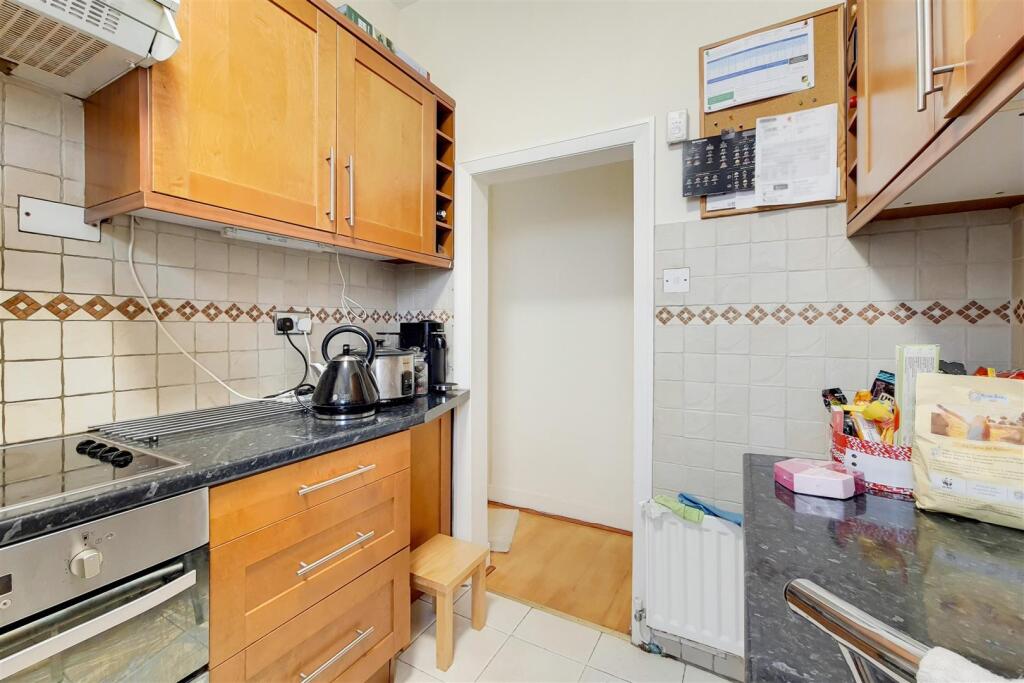 6_Kitchen-0.jpg