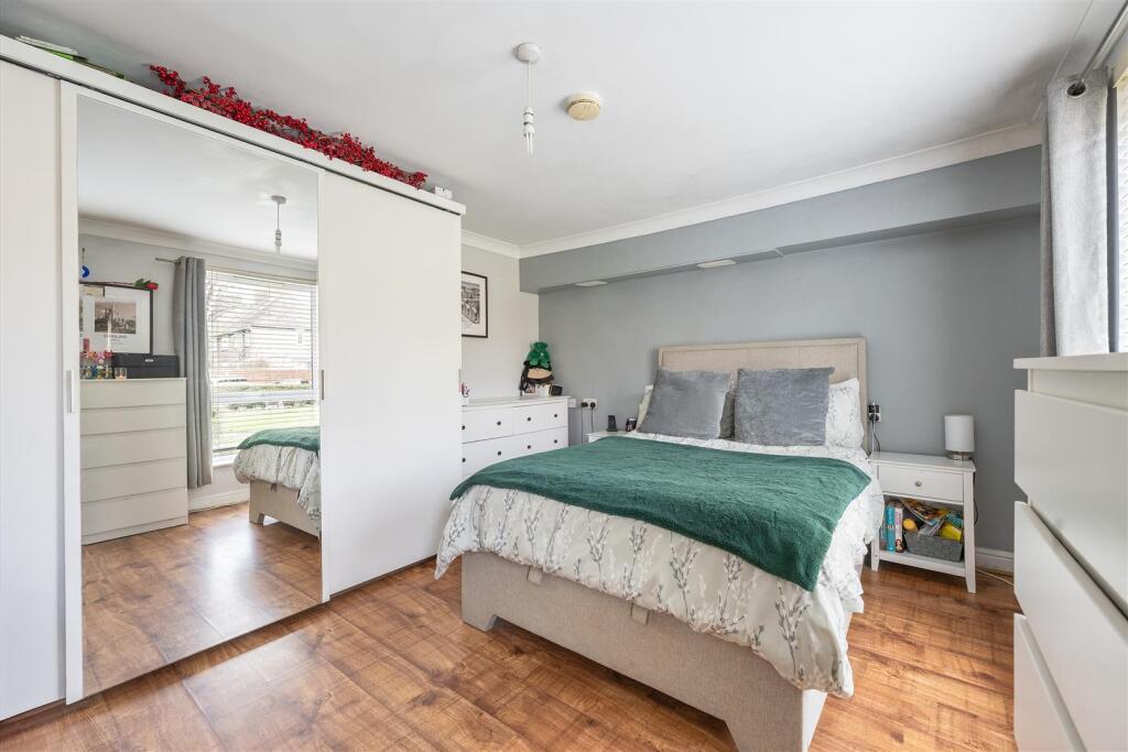 Connington Crescent E4