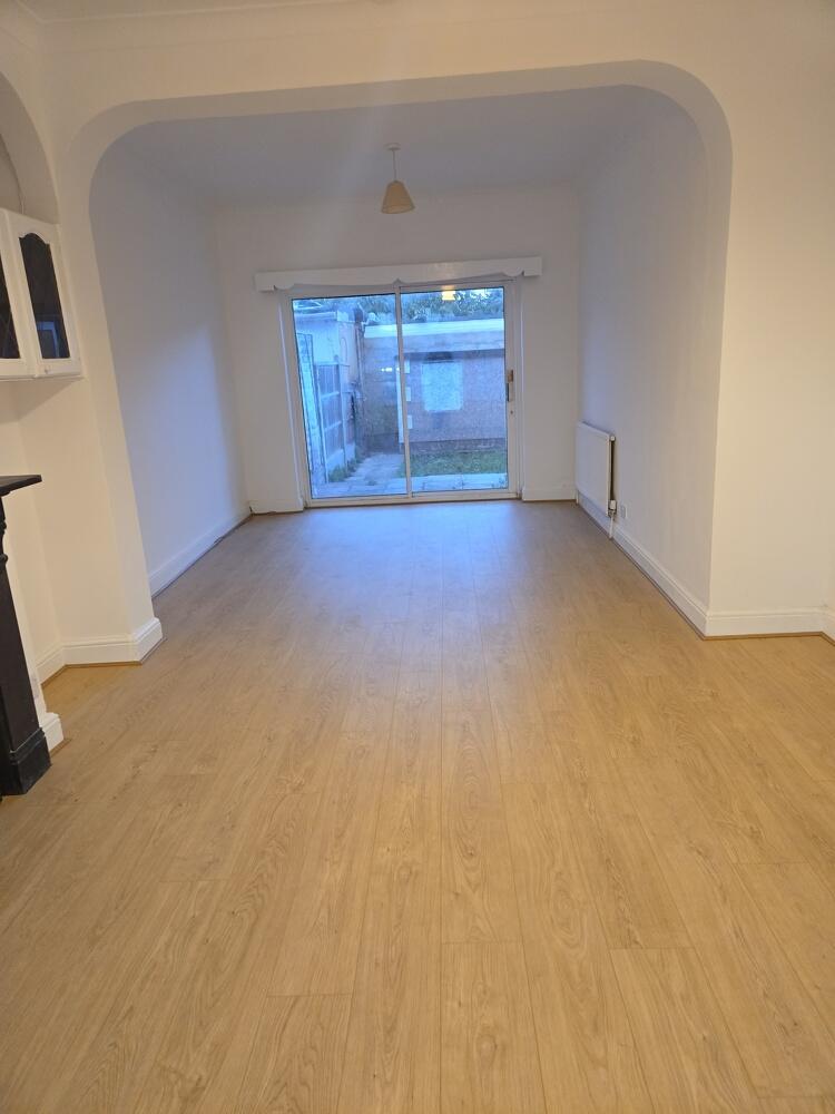 Elmstead Road, IG3: 3 bed 2 rec 1 bath unfurn
