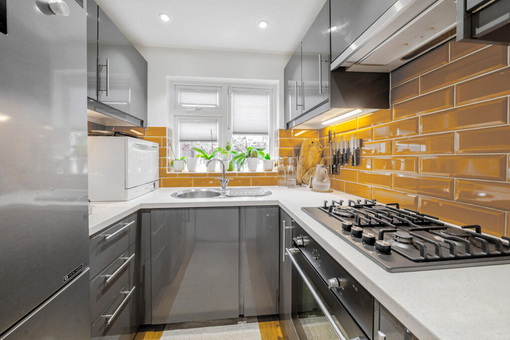 1309622-27-684838...