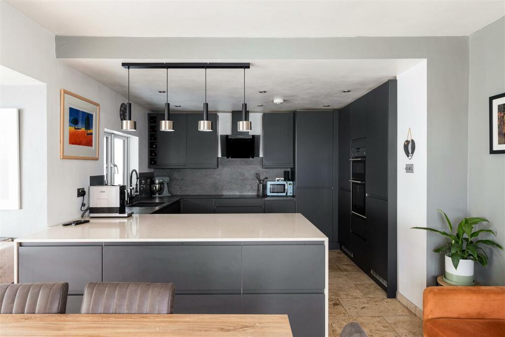 Forest View, E4