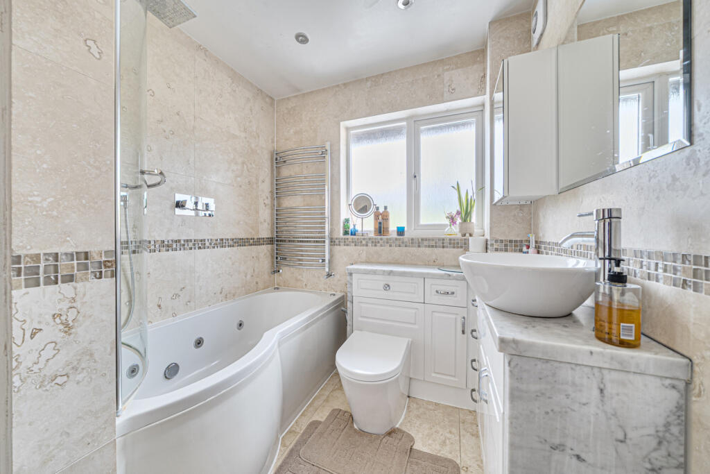 1348852-7-68b8291...