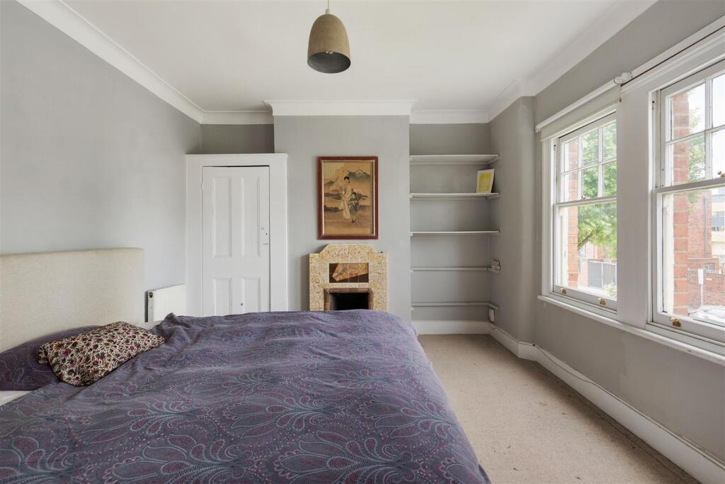 Pretoria Avenue, E17