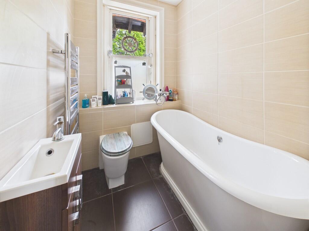 CAM05068G0-PR0032...