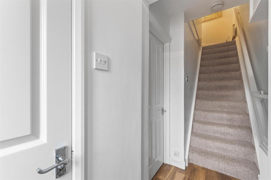 31NewtonRd07.jpg