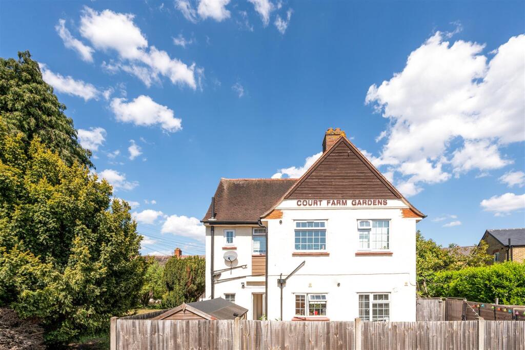 COURT FARM GARDENS (14).jpg
