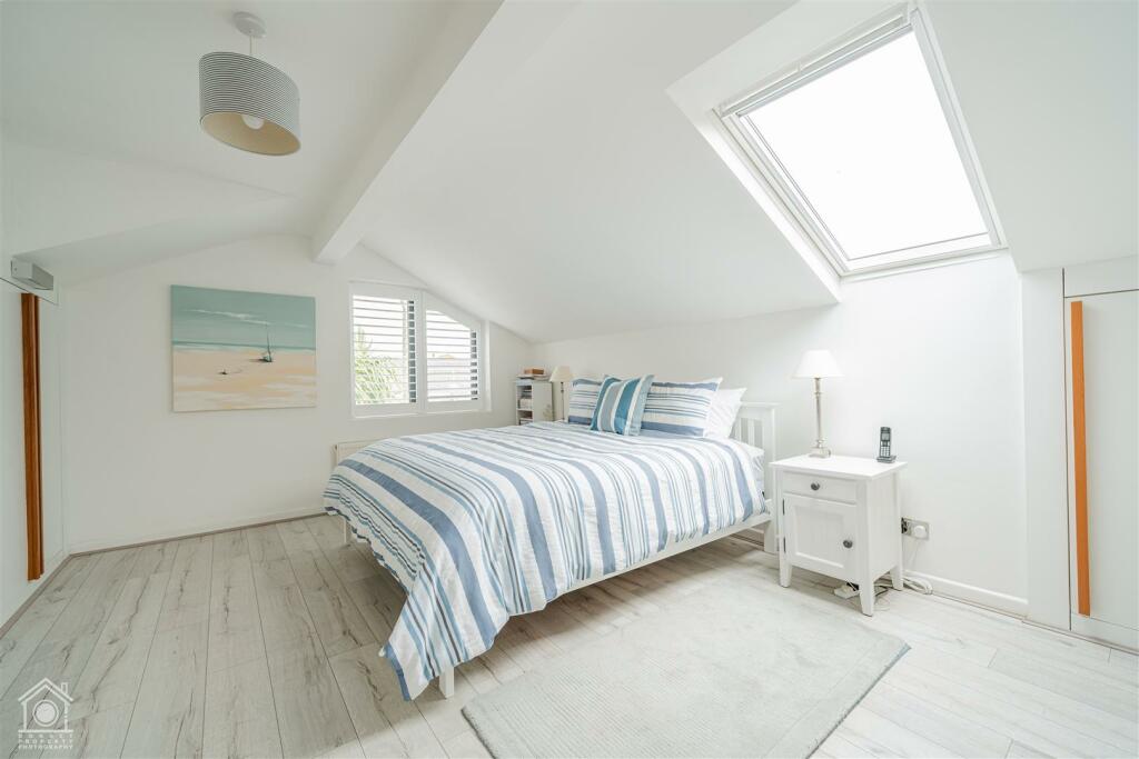 7 Ariel Close-46.jpg