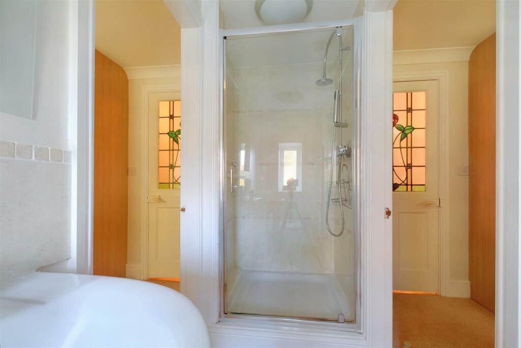 Jack and Jill En-Suite