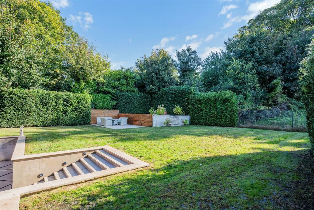 CUNLIFFE CLOSE, 1  (8).jpg