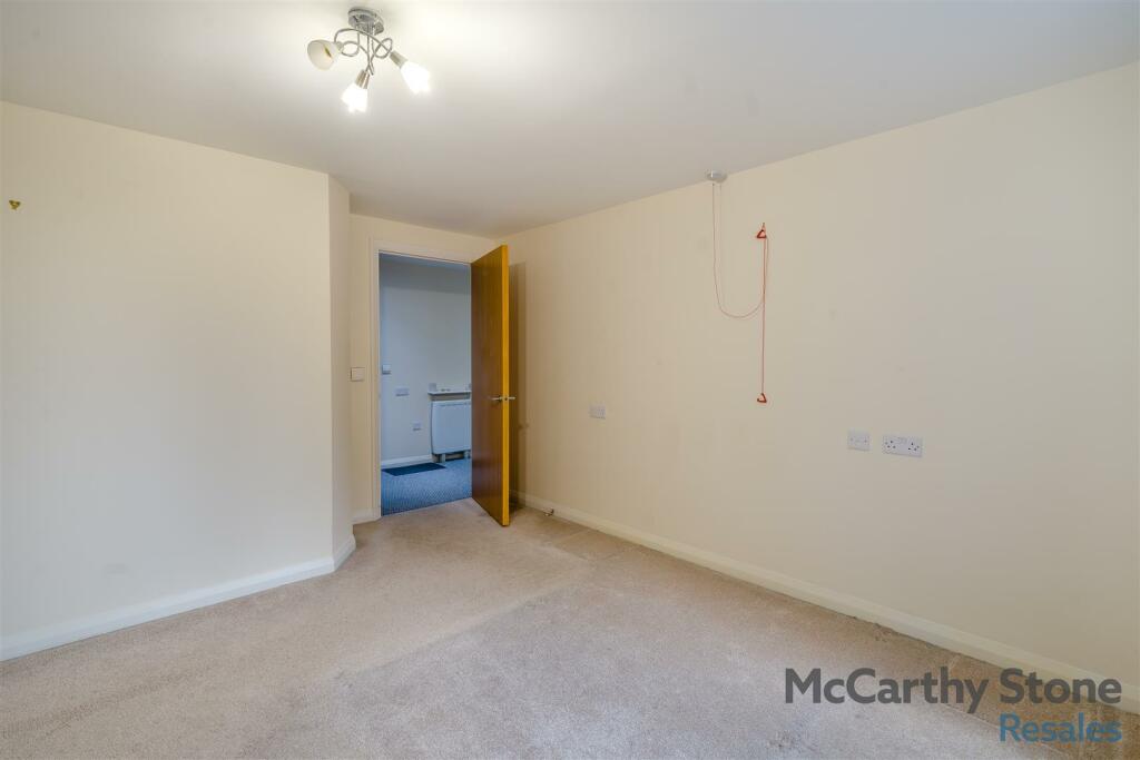 8628505-interior04.jpg
