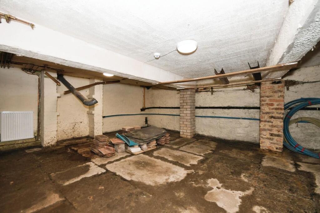 SALON - CELLAR 03.JPG