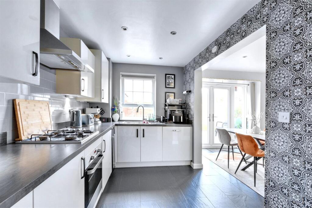 Kitchen_3.jpeg