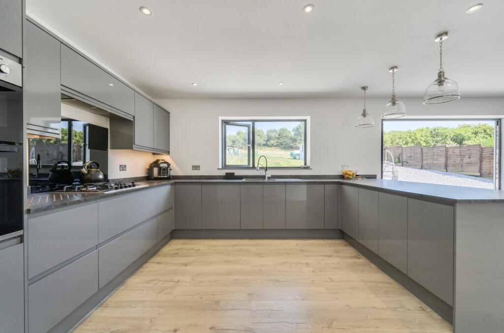 1339869-15-689b75...