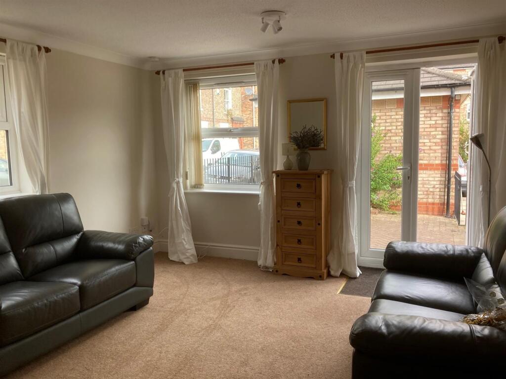 Living Room.jpg