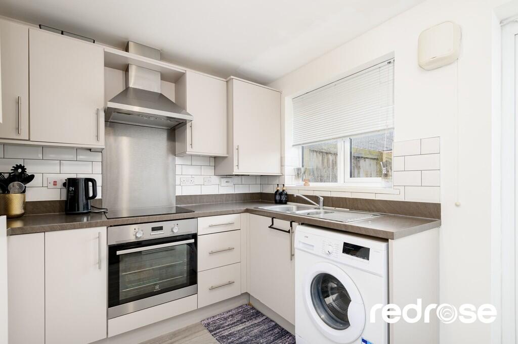 web_6 Ferndown Av...