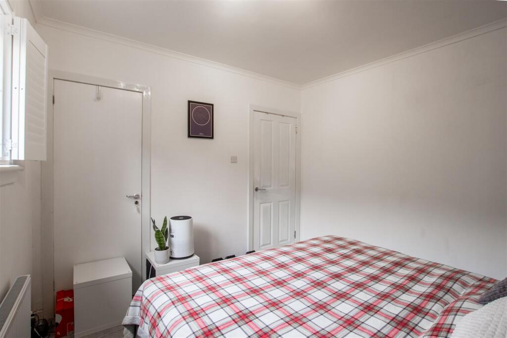 bedroom.jpg