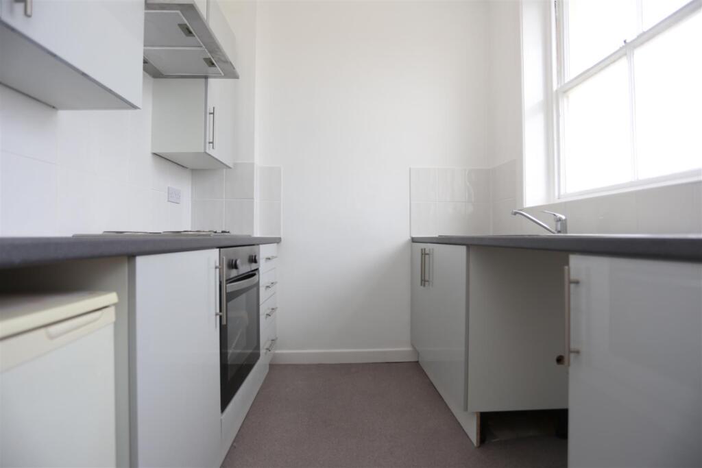 6, 1 Albert Rd kitch.JPG