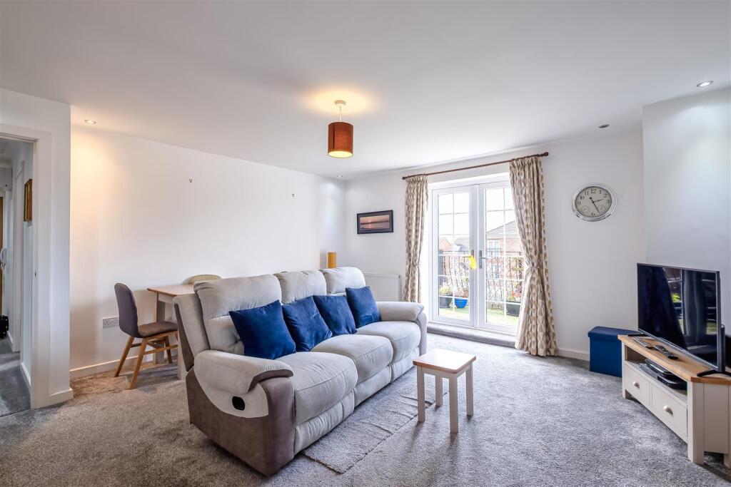 Flat 6, 16 Sherborne Avenue (7 of 13).jpg