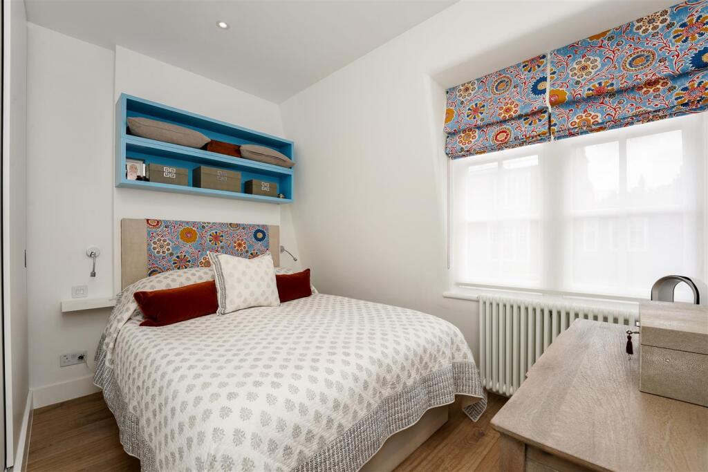 Flat 14, 7 Sloane Court West London (13).jpg