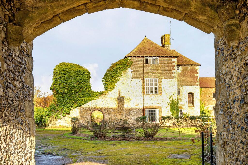 Parchbishop&#39;s Palace