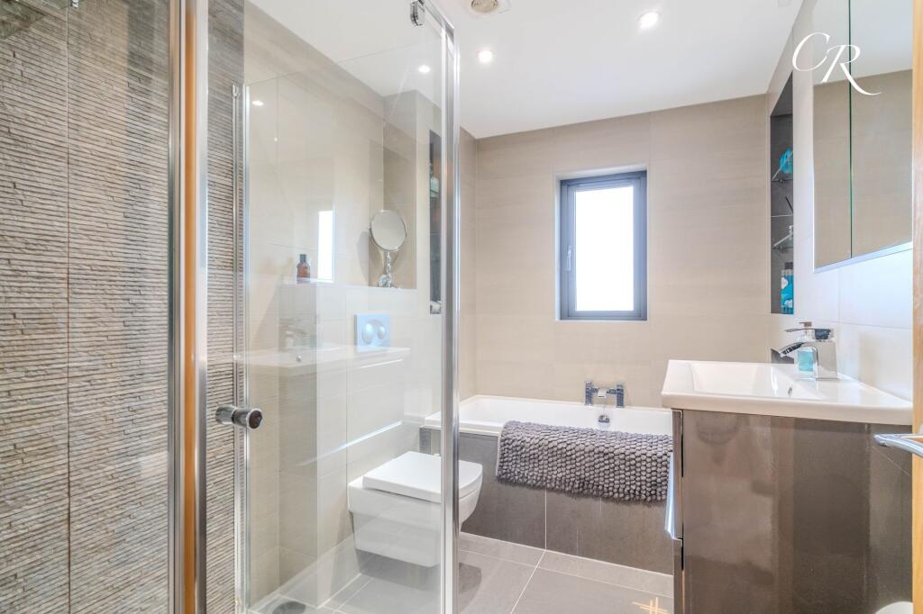 Ensuite To Principal Suite