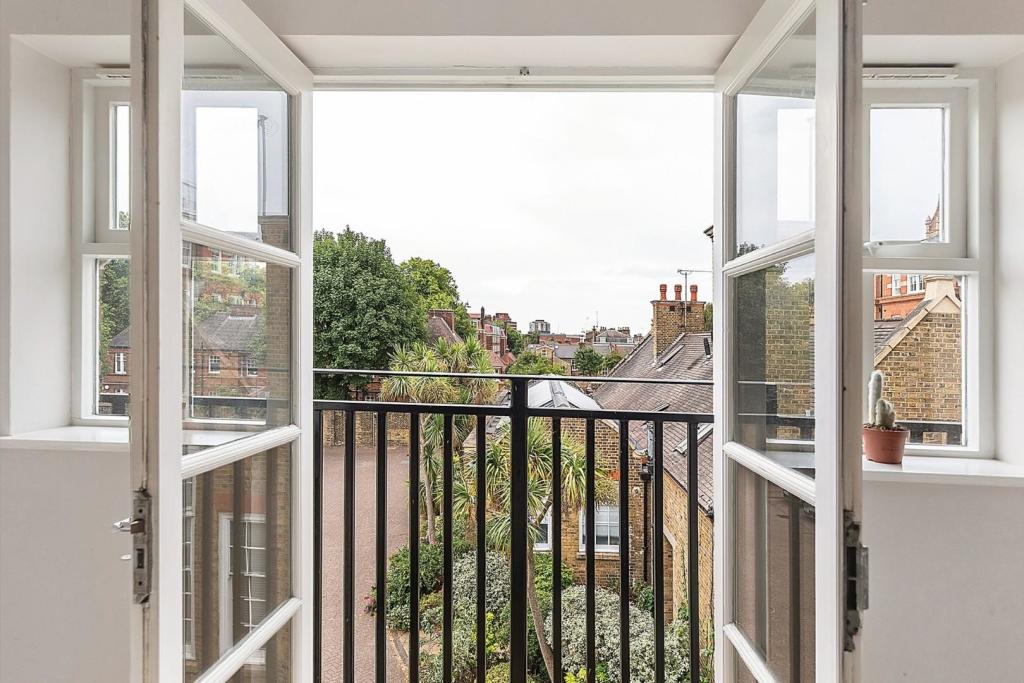 Balcony.jpg