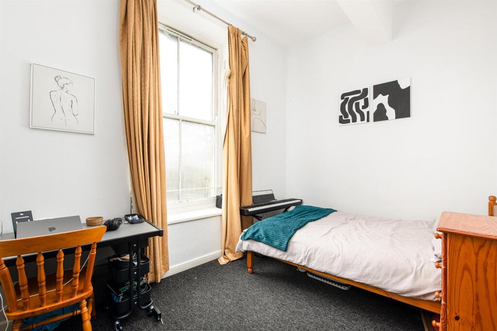 Bedroom1.jpg