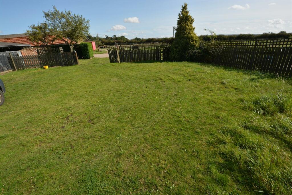OUTSIDE - GARDEN