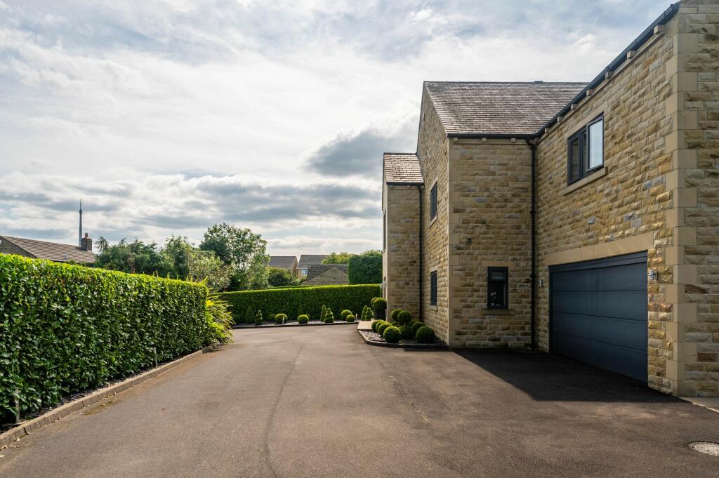 Garage/driveway