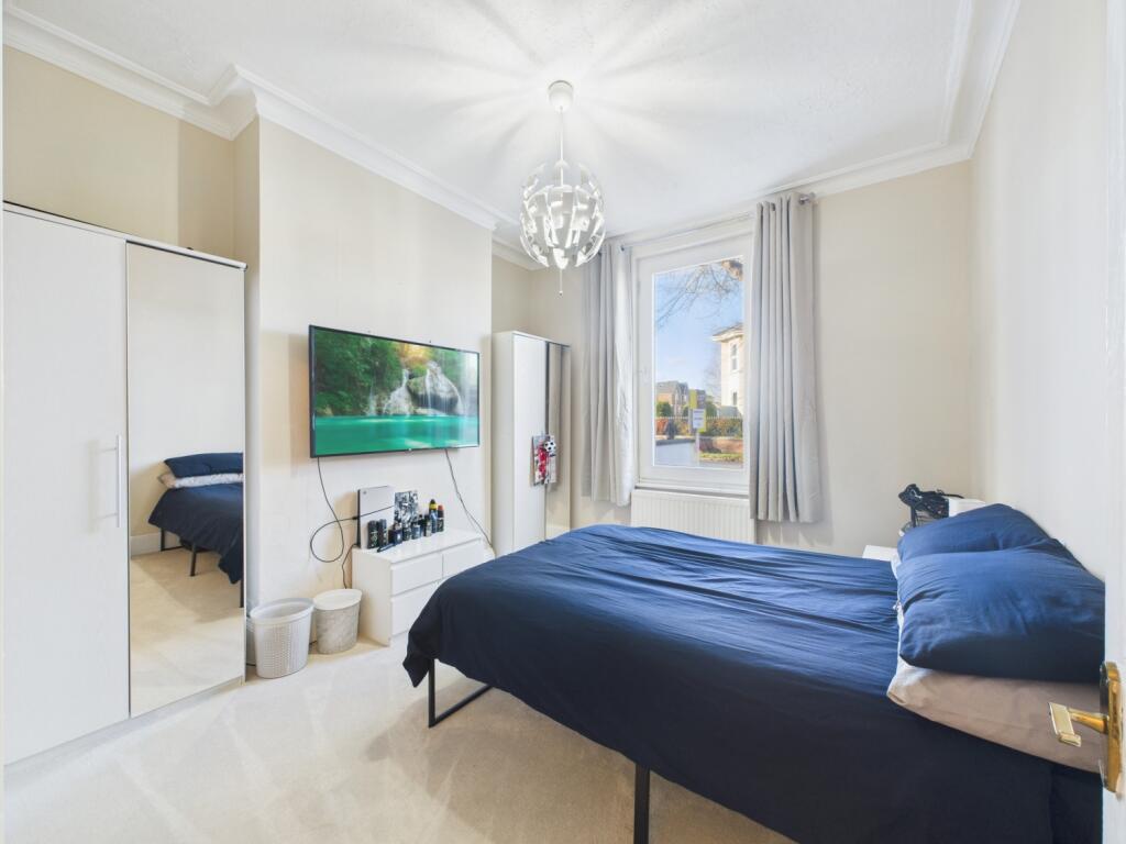 CAM03062G0-PR0215-STILL004