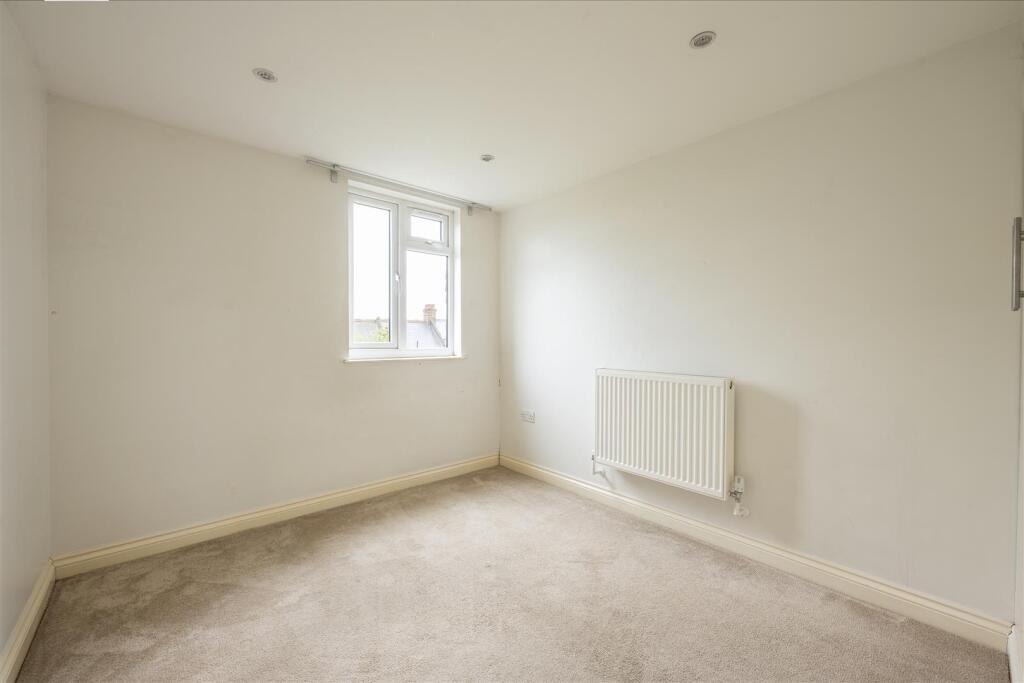Lyndhurst Road, E4